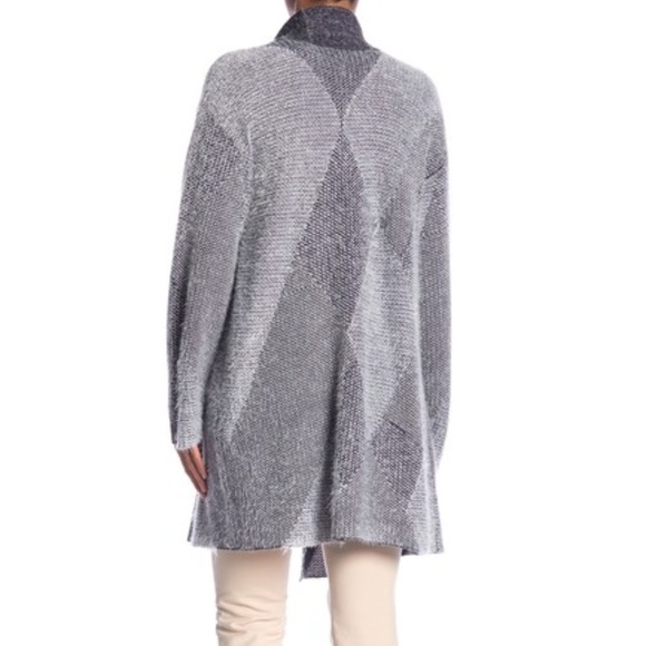 St. John Collection | Blanket Knit Shawl Collar L - Picture 2 of 3